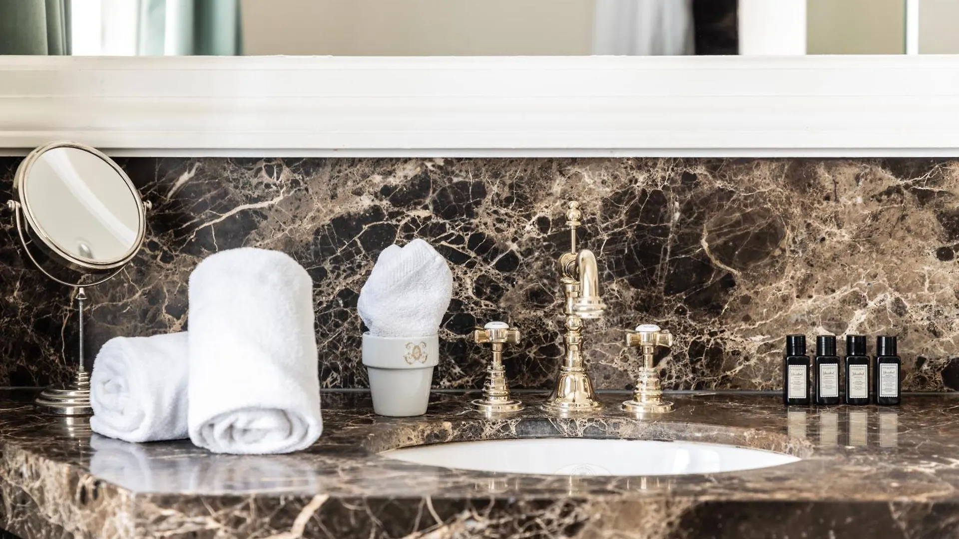Hotel De Orangerie By Cw Hotel Collection Μπριζ