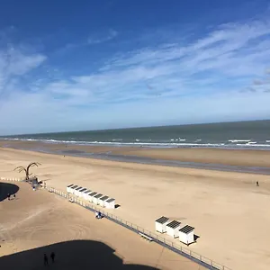 Apartment Geniet De Zee Met Top-appartement Fuji 